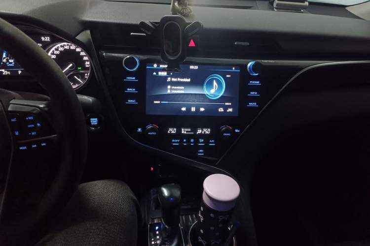Used Toyota Camry 2019 2.0G Luxury Edition China V Standard Audio And AC Panel