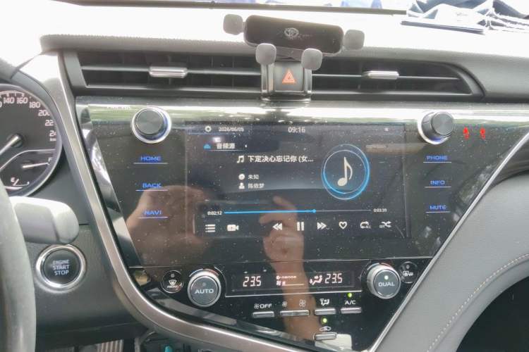 Used Toyota Camry 2019 2.0G Luxury Edition China V Standard Audio And AC Panel