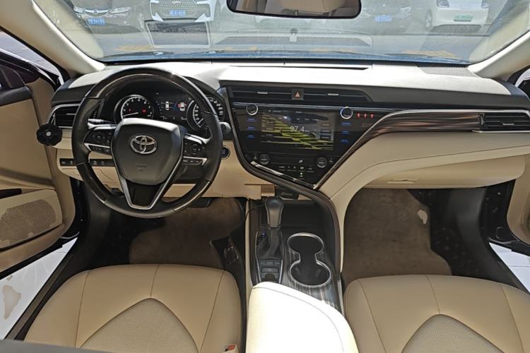 Used Toyota Camry 2019 2.5G Luxury Edition China VI Standard Center Console