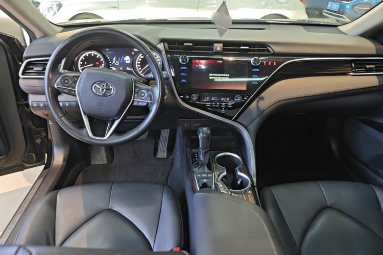 Used Toyota Camry 2019 2.5G Luxury Edition China VI Standard Center Console