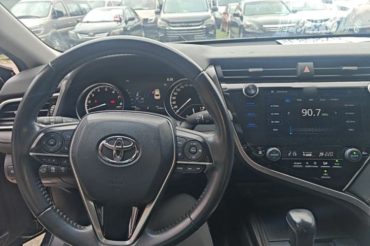 Used Toyota Camry 2019 Revised Version 2.0G Luxury Edition Center Console