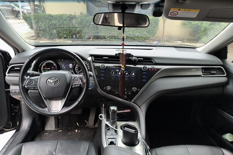 Used Toyota Camry 2019 Dual-Engine 2.5 HG Luxury Edition China VI Standard Center Console