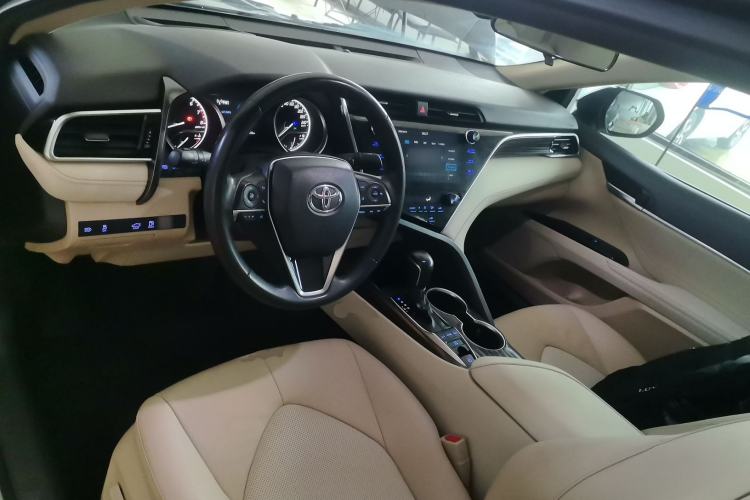 Used Toyota Camry 2019 2.5G Luxury Edition China VI Standard Center Console