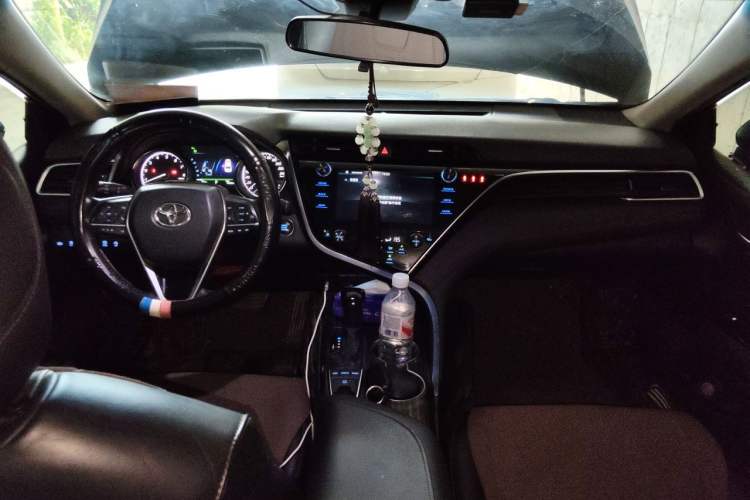 Used Toyota Camry 2019 2.5G Luxury Edition China VI Standard Center Console
