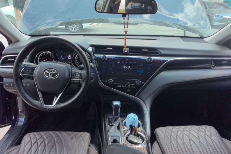 Used Toyota Camry 2019 Revised Version 2.0G Luxury Edition Center Console