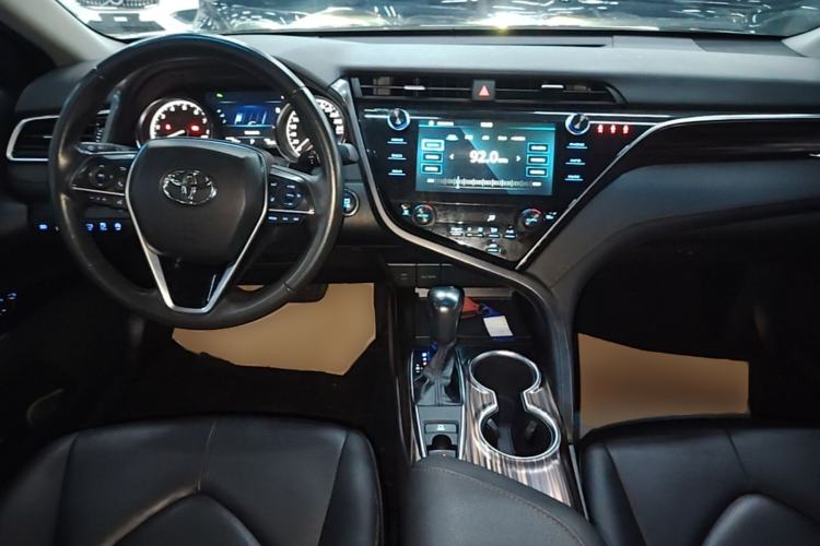 Used Toyota Camry 2019 Revised Version 2.0G Luxury Edition Center Console