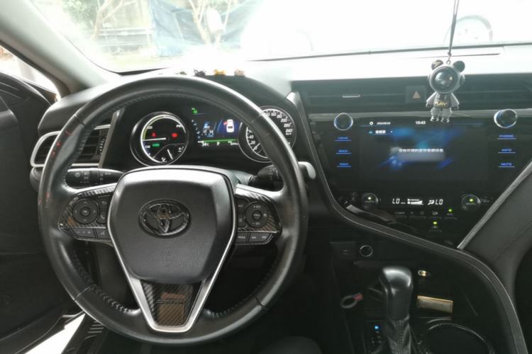 Used Toyota Camry 2019 Dual-Engine 2.5HS FENGSHANG Edition China VI Standard Center Console