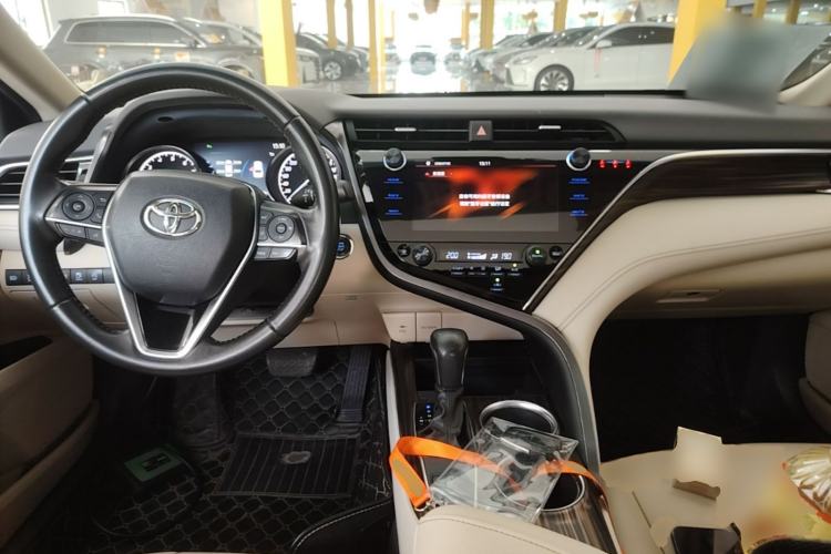 Used Toyota Camry 2019 Revised Version 2.0G Luxury Edition Center Console
