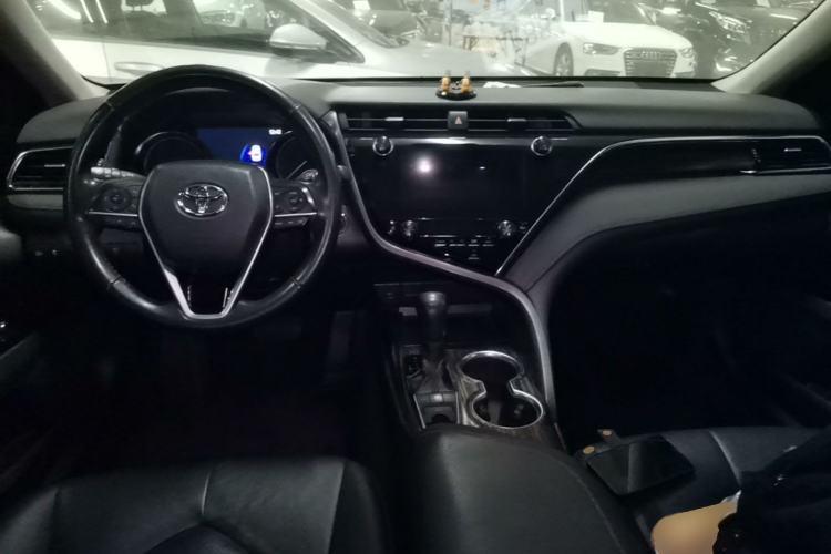 Used Toyota Camry 2019 2.5G Luxury Edition China VI Standard Center Console