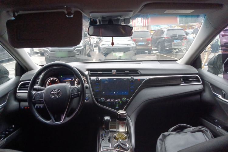 Used Toyota Camry 2019 2.0G Luxury Edition China VI Standard Center Console