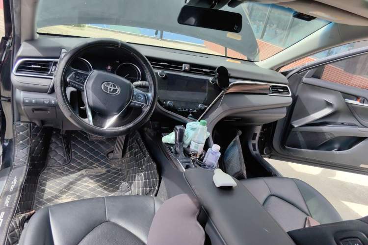 Used Toyota Camry 2019 2.5G Luxury Edition China VI Standard Center Console