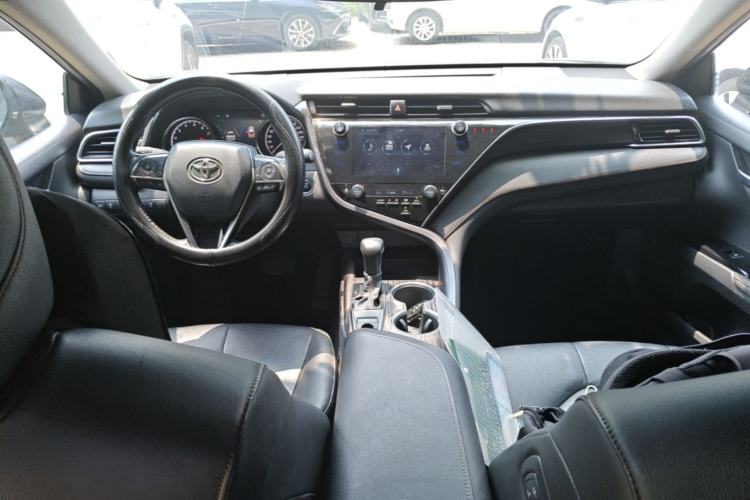 Used Toyota Camry 2019 2.0G Luxury Edition China VI Standard Center Console