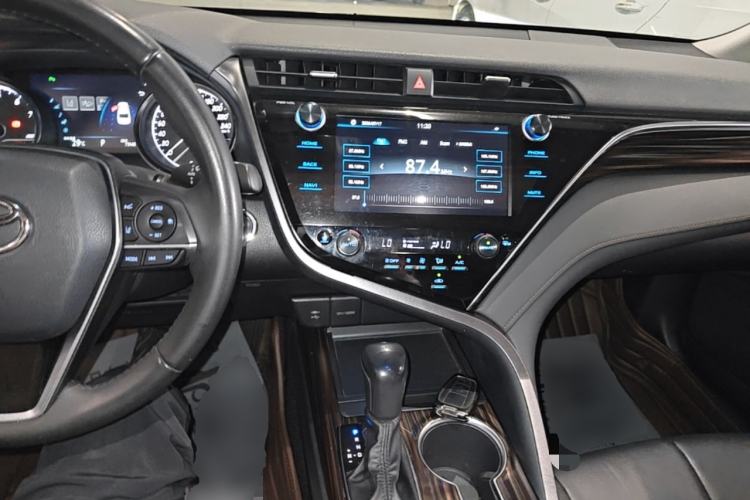 Used Toyota Camry 2019 Revised Version 2.0G Luxury Edition Center Console