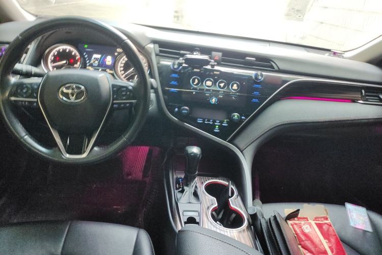 Used Toyota Camry 2019 2.0G Luxury Edition China VI Standard Center Console