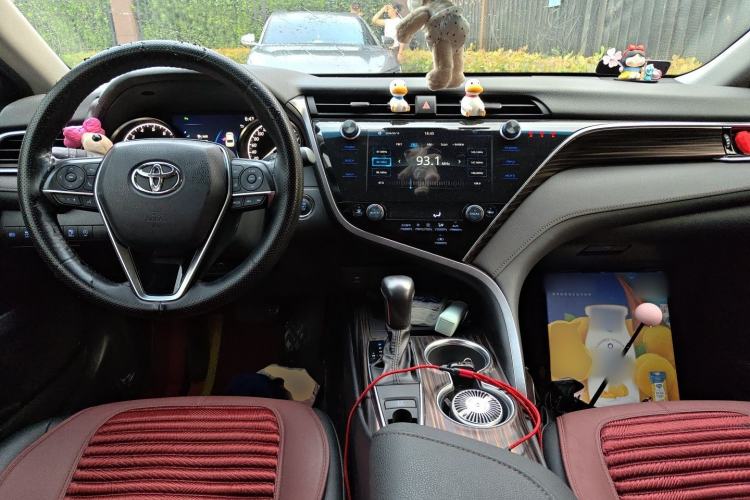 Used Toyota Camry 2019 2.0G Luxury Edition China VI Standard Center Console