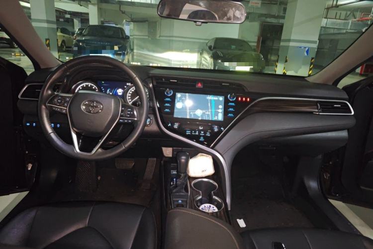 Used Toyota Camry 2019 2.0G Luxury Edition China VI Standard Center Console