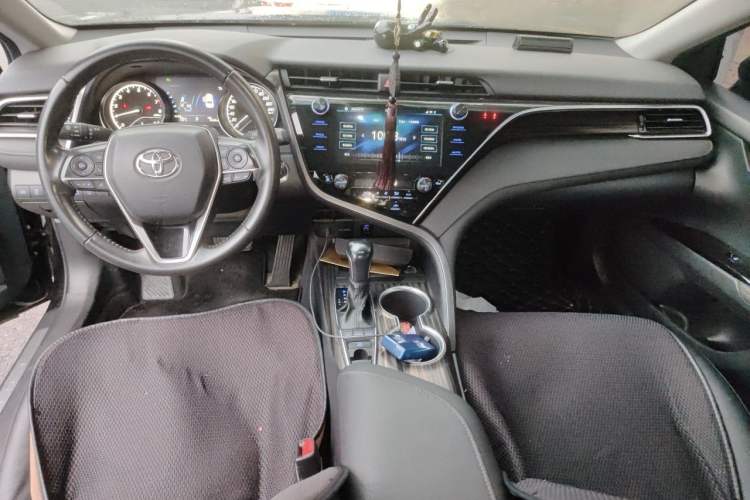 Used Toyota Camry 2019 2.5G Luxury Edition China VI Standard Center Console