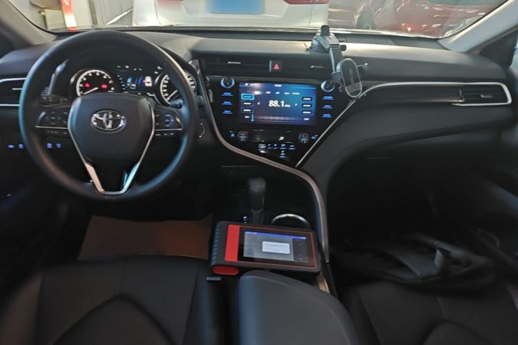 Used Toyota Camry 2019 2.5G Luxury Edition China VI Standard Center Console