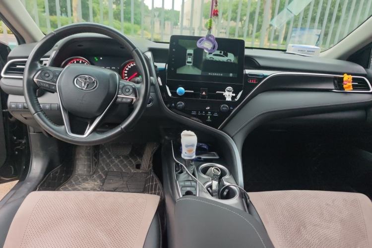 Used Toyota Camry 2019 Revised Version 2.0S Fēngshàng Edition Center Console