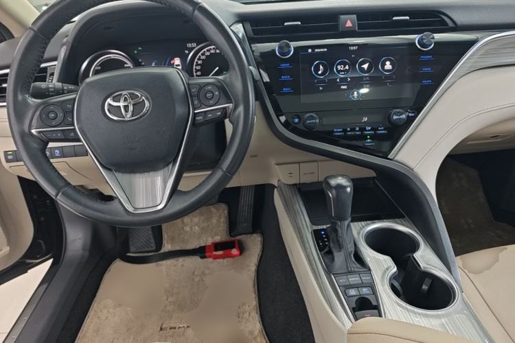 Used Toyota Camry 2019 Revised Version Dual-Engine 2.5 HG Luxury Edition Center Console