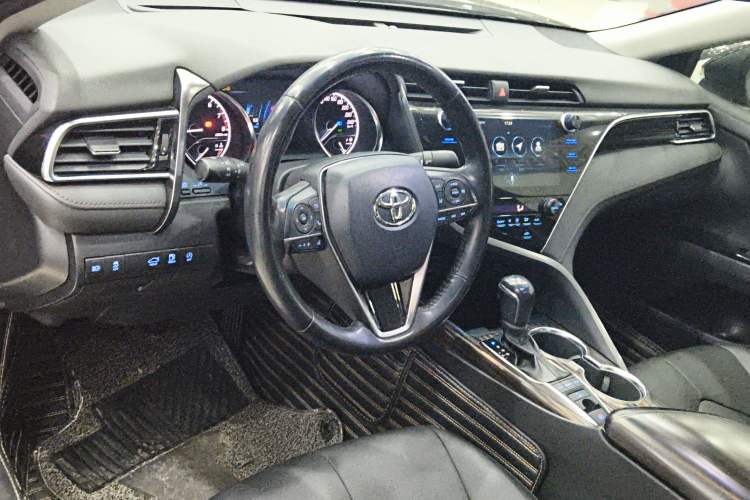 Used Toyota Camry 2019 2.5G Luxury Edition China VI Standard Center Console