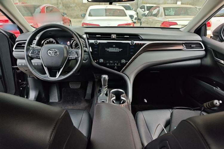 Used Toyota Camry 2019 2.0G Luxury Edition China VI Standard Center Console