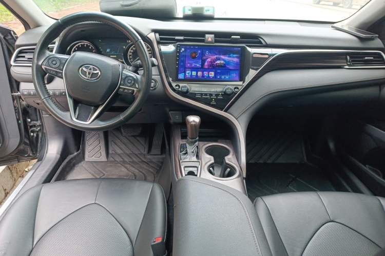 Used Toyota Camry 2019 2.0G Luxury Edition China VI Standard Center Console