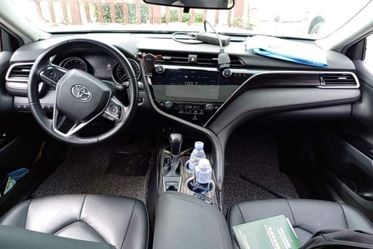 Used Toyota Camry 2019 Revised Version 2.0G Luxury Edition Center Console