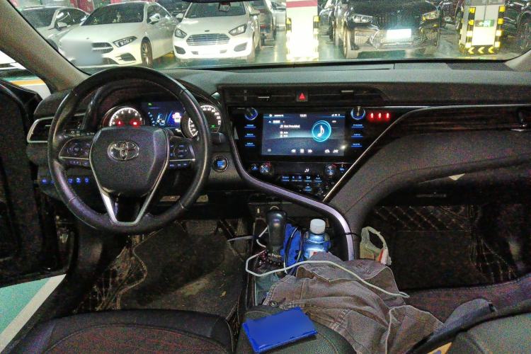 Used Toyota Camry 2019 2.0G Luxury Edition China VI Standard Center Console