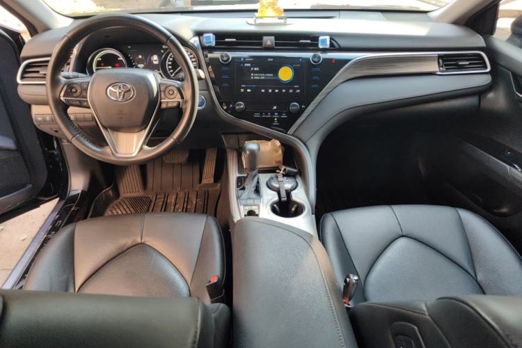 Used Toyota Camry 2019 Dual-Engine 2.5 HG Luxury Edition China V Standard Center Console