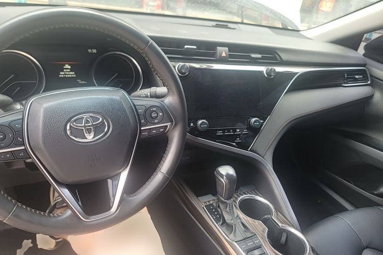 Used Toyota Camry 2019 2.5G Luxury Edition China VI Standard Center Console