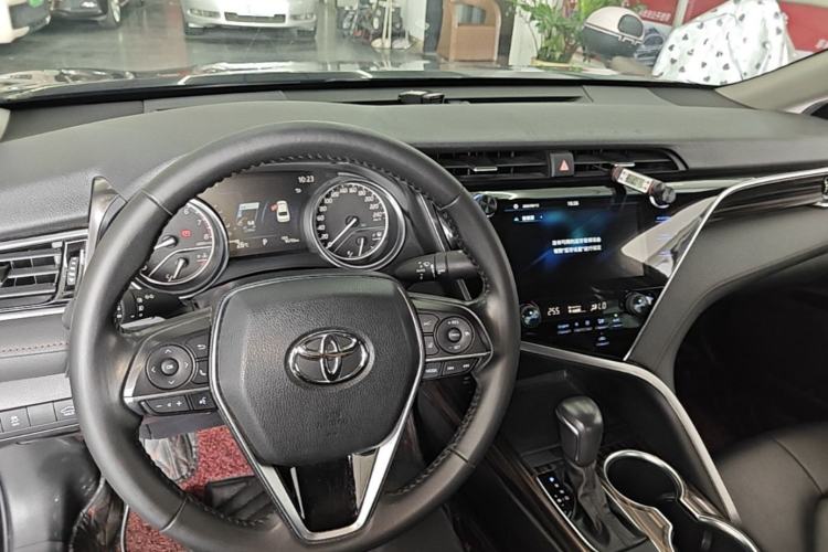 Used Toyota Camry 2019 2.0G Luxury Edition China VI Standard Center Console