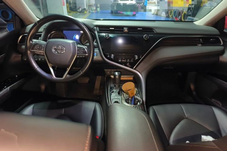 Used Toyota Camry 2019 2.5G Luxury Edition China VI Standard Center Console