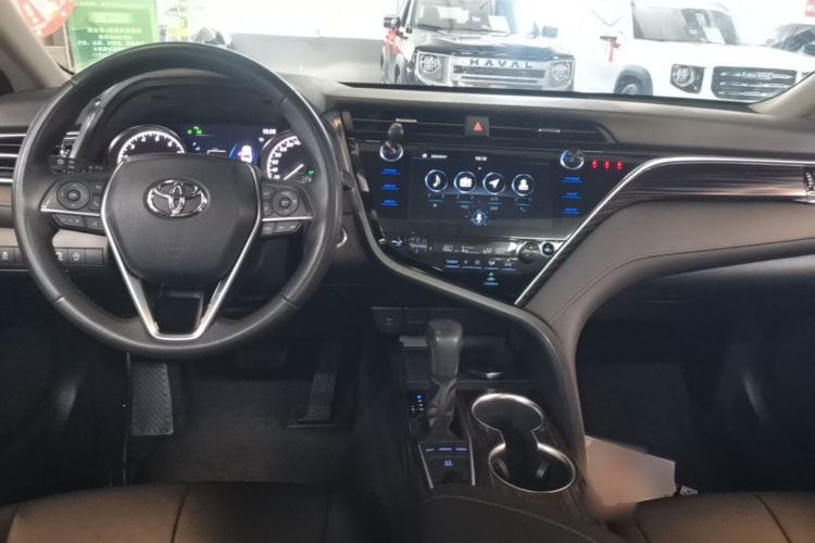 Used Toyota Camry 2019 2.5G Luxury Edition China VI Standard Center Console