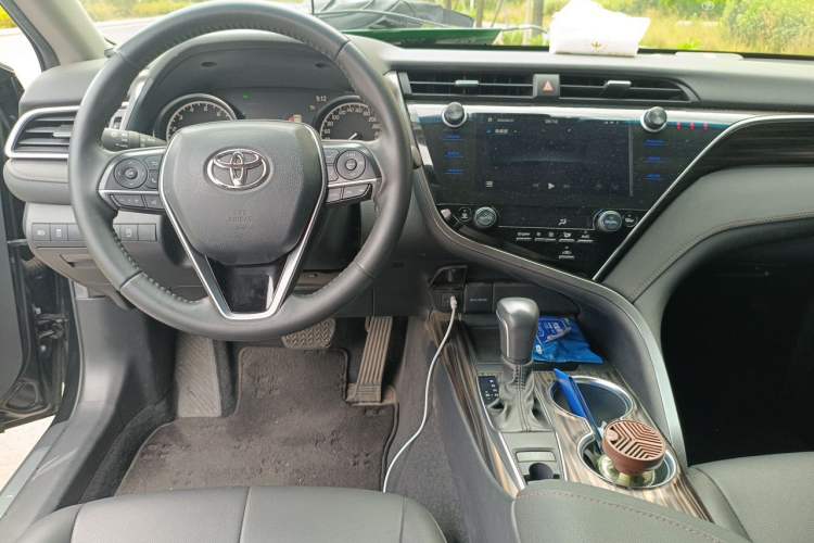 Used Toyota Camry 2019 Revised Version 2.0G Luxury Edition Center Console