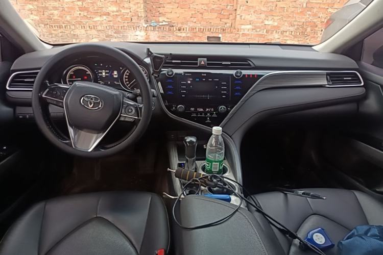 Used Toyota Camry 2019 2.5G Luxury Edition China VI Standard Center Console