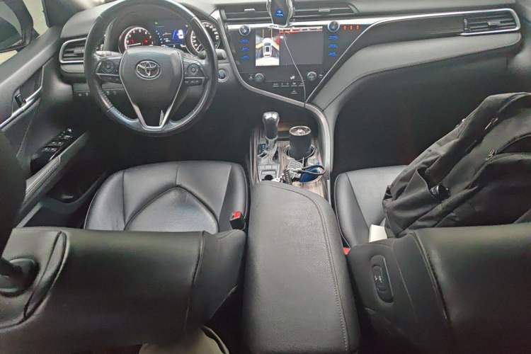 Used Toyota Camry 2019 2.5G Luxury Edition China VI Standard Center Console