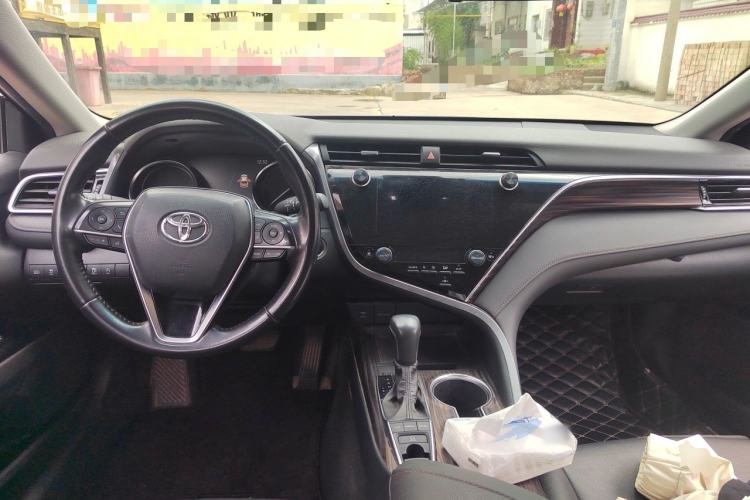 Used Toyota Camry 2019 2.5G Luxury Edition China VI Standard Center Console