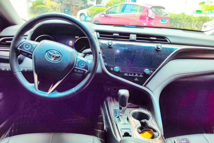 Used Toyota Camry 2019 2.0G Luxury Edition China VI Standard Center Console