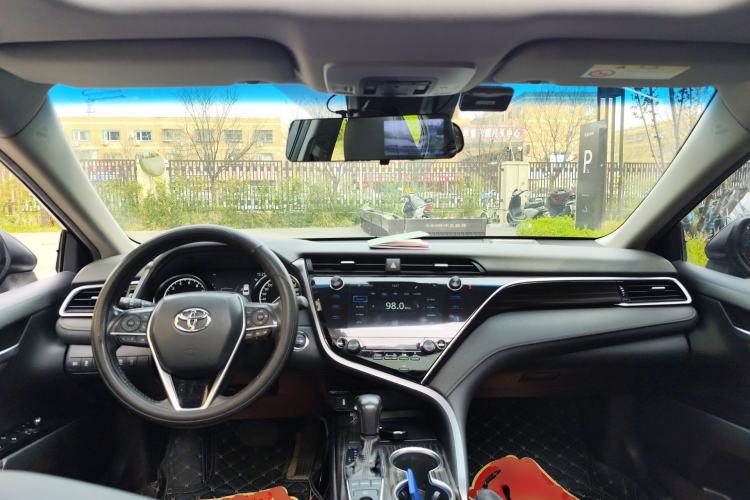 Used Toyota Camry 2019 2.5G Luxury Edition China VI Standard Center Console