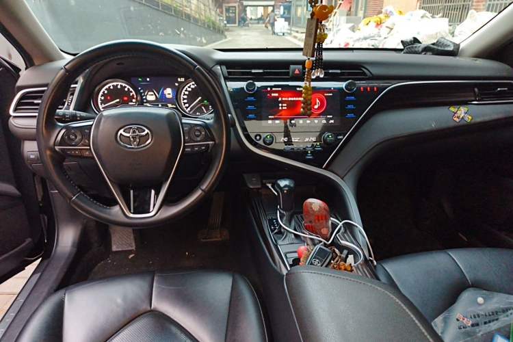 Used Toyota Camry 2019 Revised Version 2.0G Luxury Edition Center Console