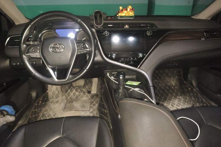 Used Toyota Camry 2019 2.5G Luxury Edition China VI Standard Center Console