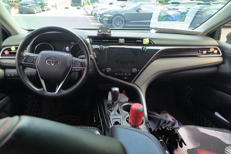 Used Toyota Camry 2019 Revised Version 2.0G Luxury Edition Center Console