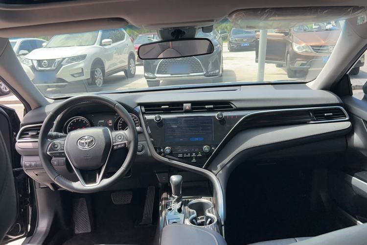 Used Toyota Camry 2019 Revised Version 2.0G Luxury Edition Center Console