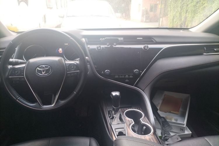 Used Toyota Camry 2019 2.0G Luxury Edition China VI Standard Center Console