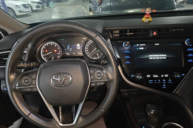 Used Toyota Camry 2019 Revised Version 2.0G Luxury Edition Center Console