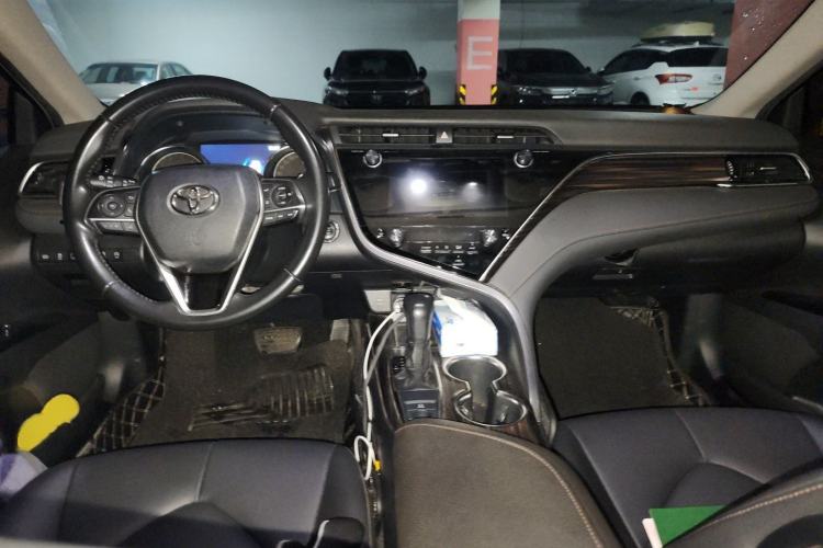 Used Toyota Camry 2019 2.0G Luxury Edition China VI Standard Center Console