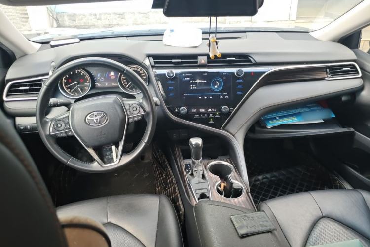 Used Toyota Camry 2019 2.0G Luxury Edition China VI Standard Center Console