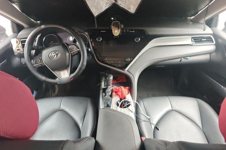 Used Toyota Camry 2019 Dual-Engine 2.5 HG Luxury Edition China VI Standard Center Console