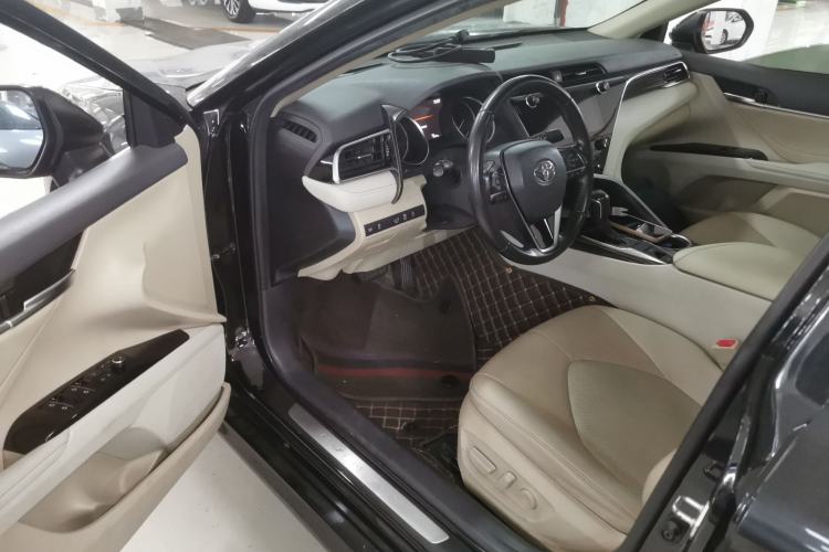 Used Toyota Camry 2019 2.0G Luxury Edition China VI Standard Driver Seat